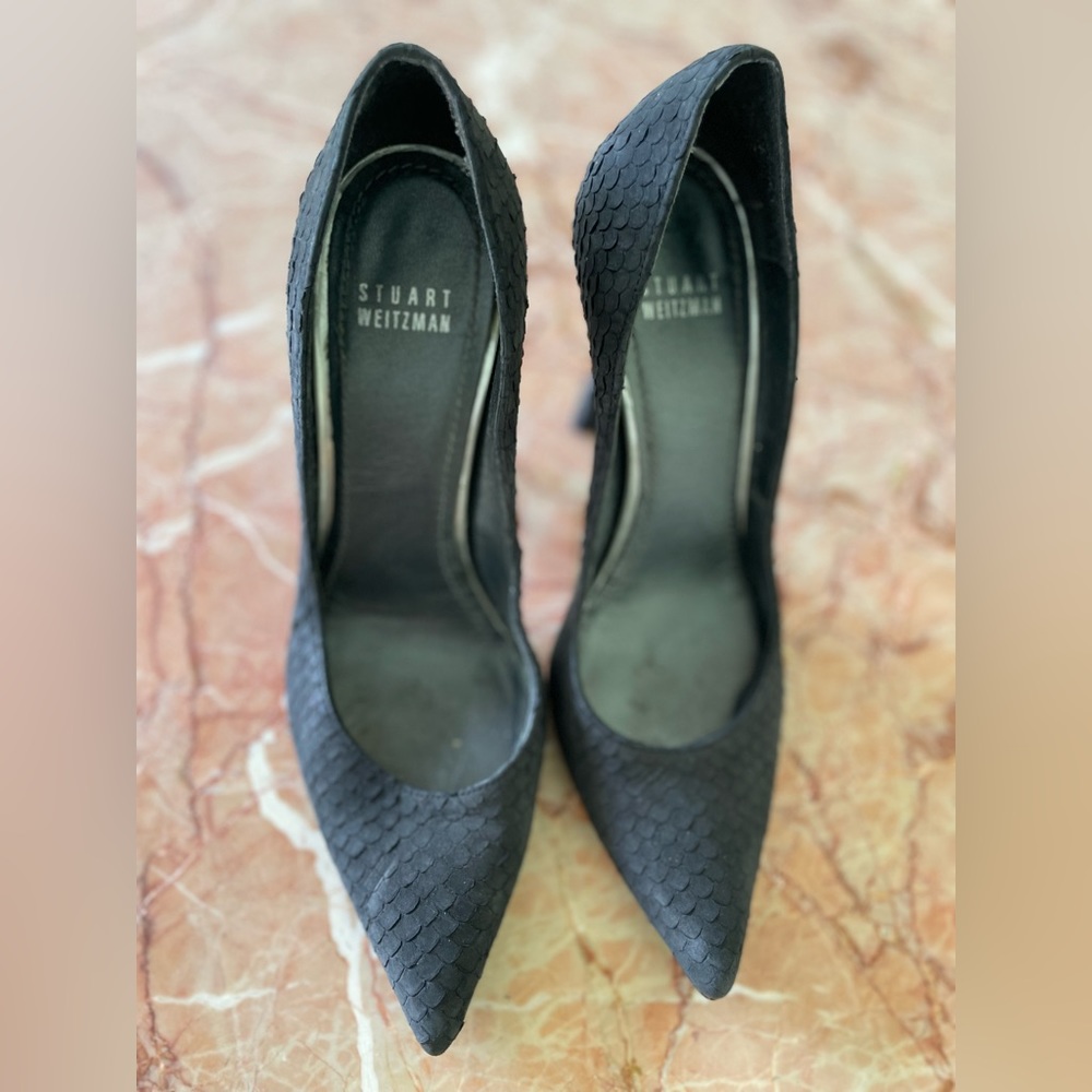 Stuart Weitzman black faux snakeskin pumps six 6
